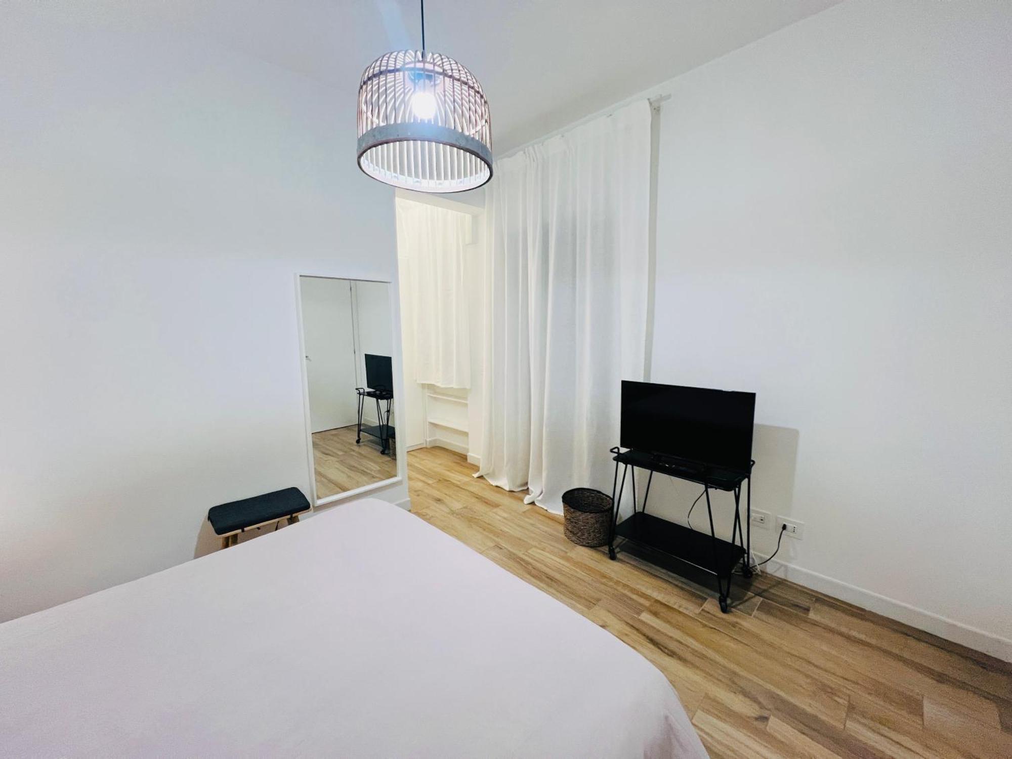 Bellhome 3 - Elegante Appartamento Nel Centro Di Bari Exteriör bild