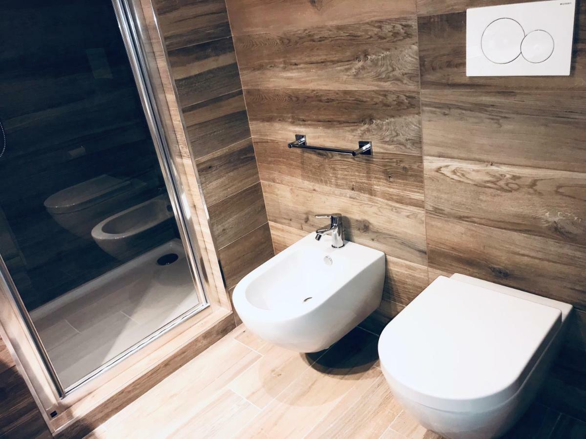 Bellhome 3 - Elegante Appartamento Nel Centro Di Bari Exteriör bild