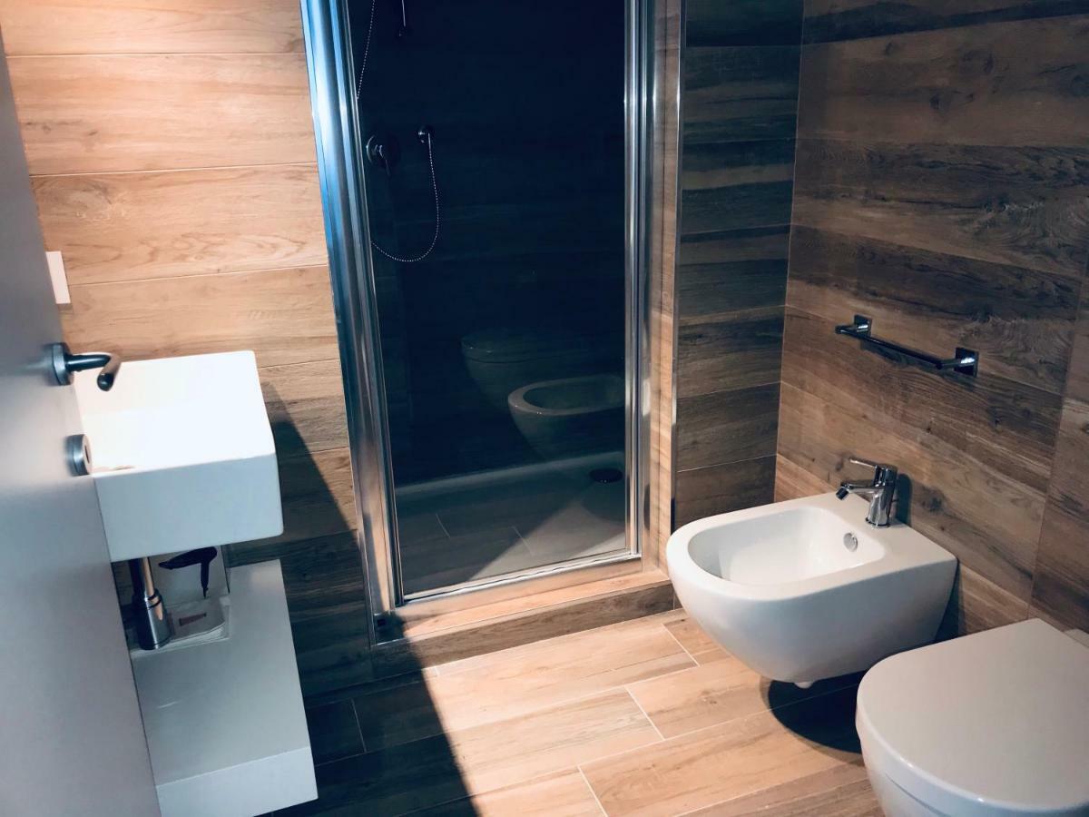 Bellhome 3 - Elegante Appartamento Nel Centro Di Bari Exteriör bild