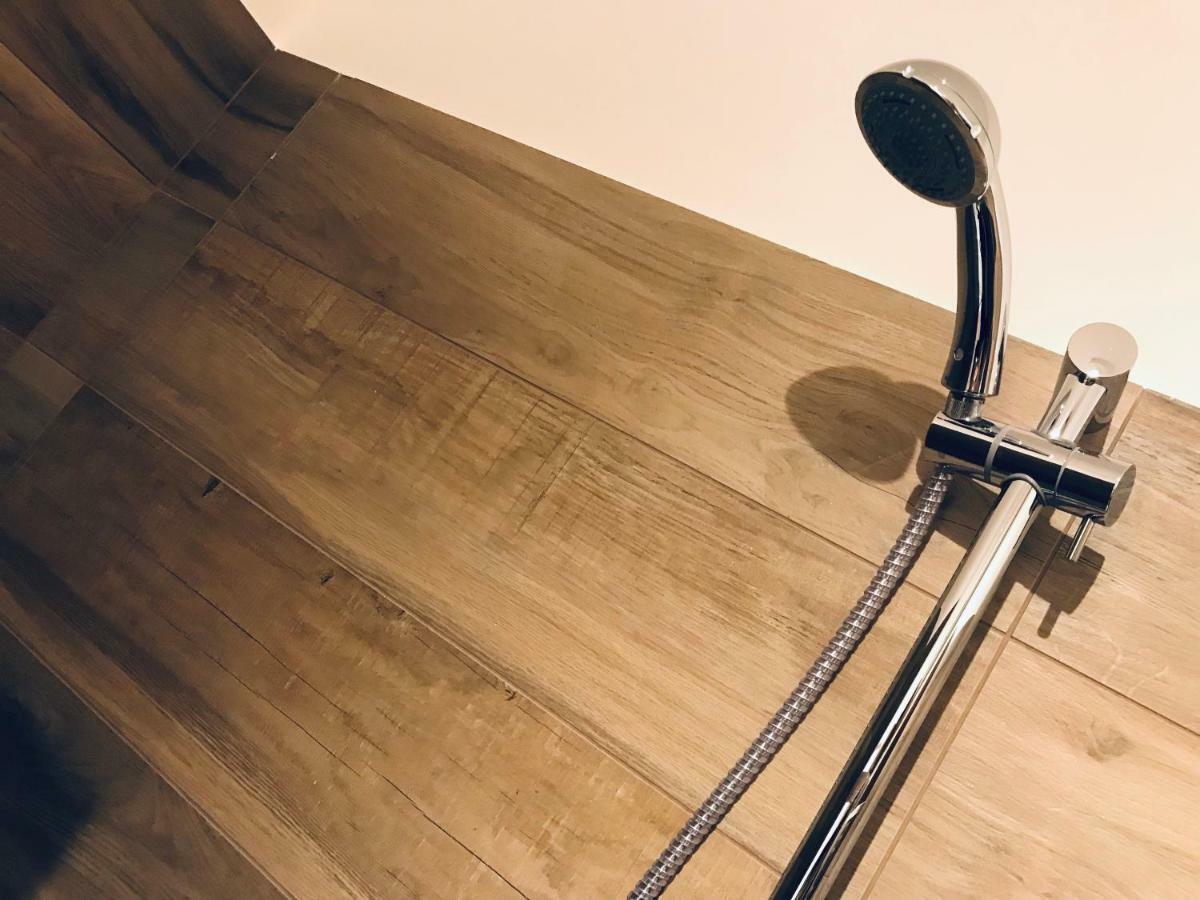 Bellhome 3 - Elegante Appartamento Nel Centro Di Bari Exteriör bild